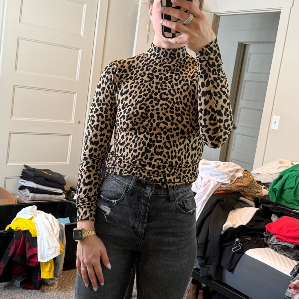 Leopard Print Long Sleeve Turtleneck Top